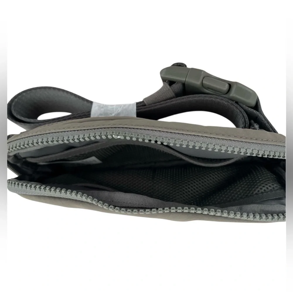Lululemon Olive Green Everywhere Belt Bag‎ 1L
